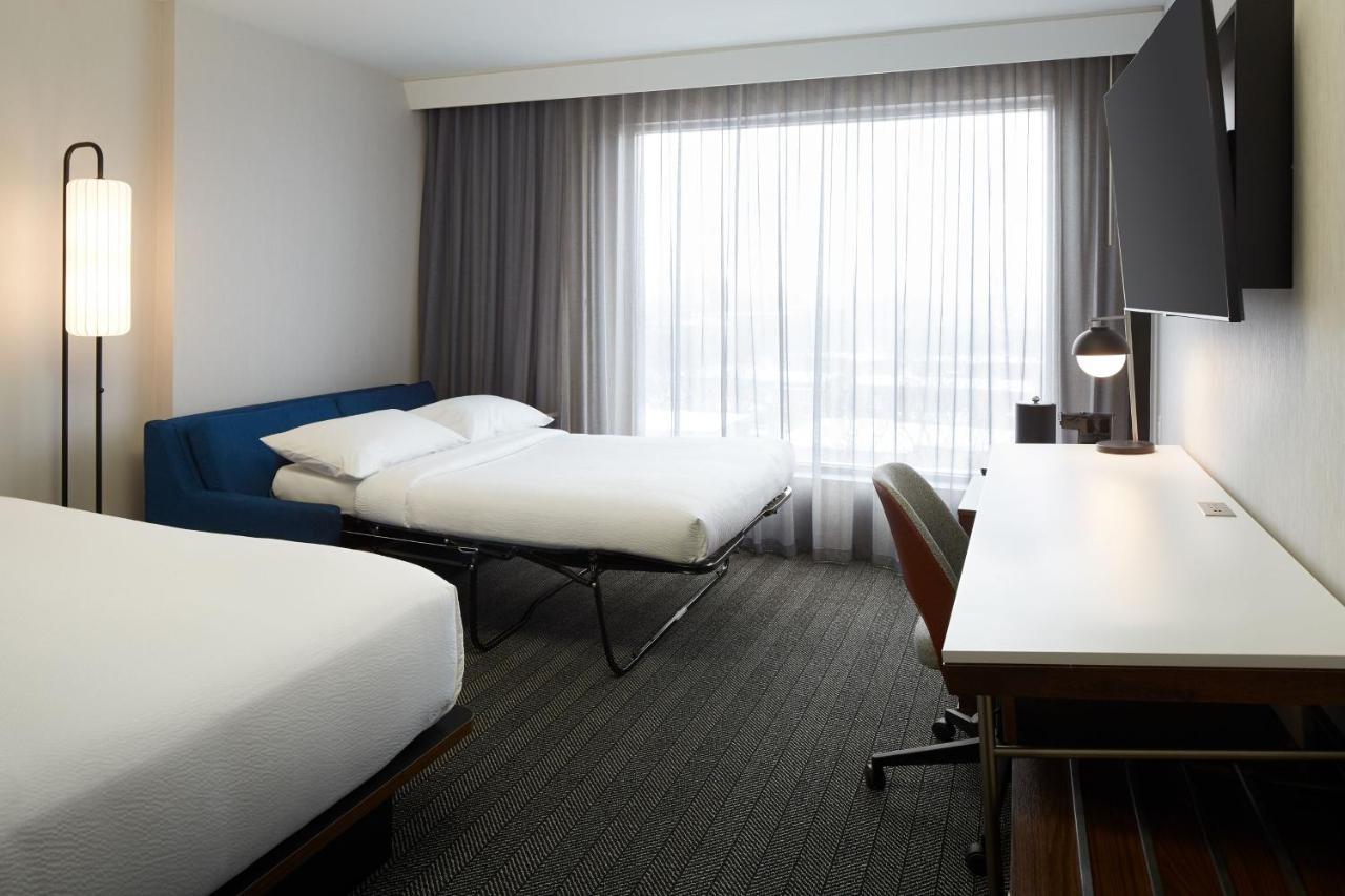 Courtyard Montreal Midtown Hotel Exterior foto